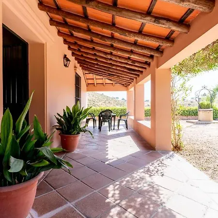 Cortijo El Carmen El Revuelo Holiday home Constantina