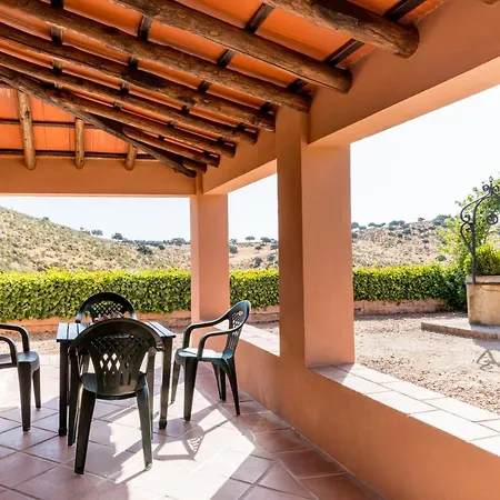 Holiday home Cortijo El Carmen El Revuelo *